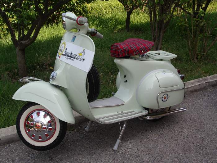 VESPA%20125%201959%20MOD%20Italien.jpg